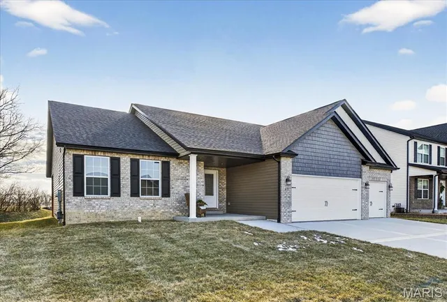 $435,000 | 617 Middletown Court, O'Fallon, IL 62269