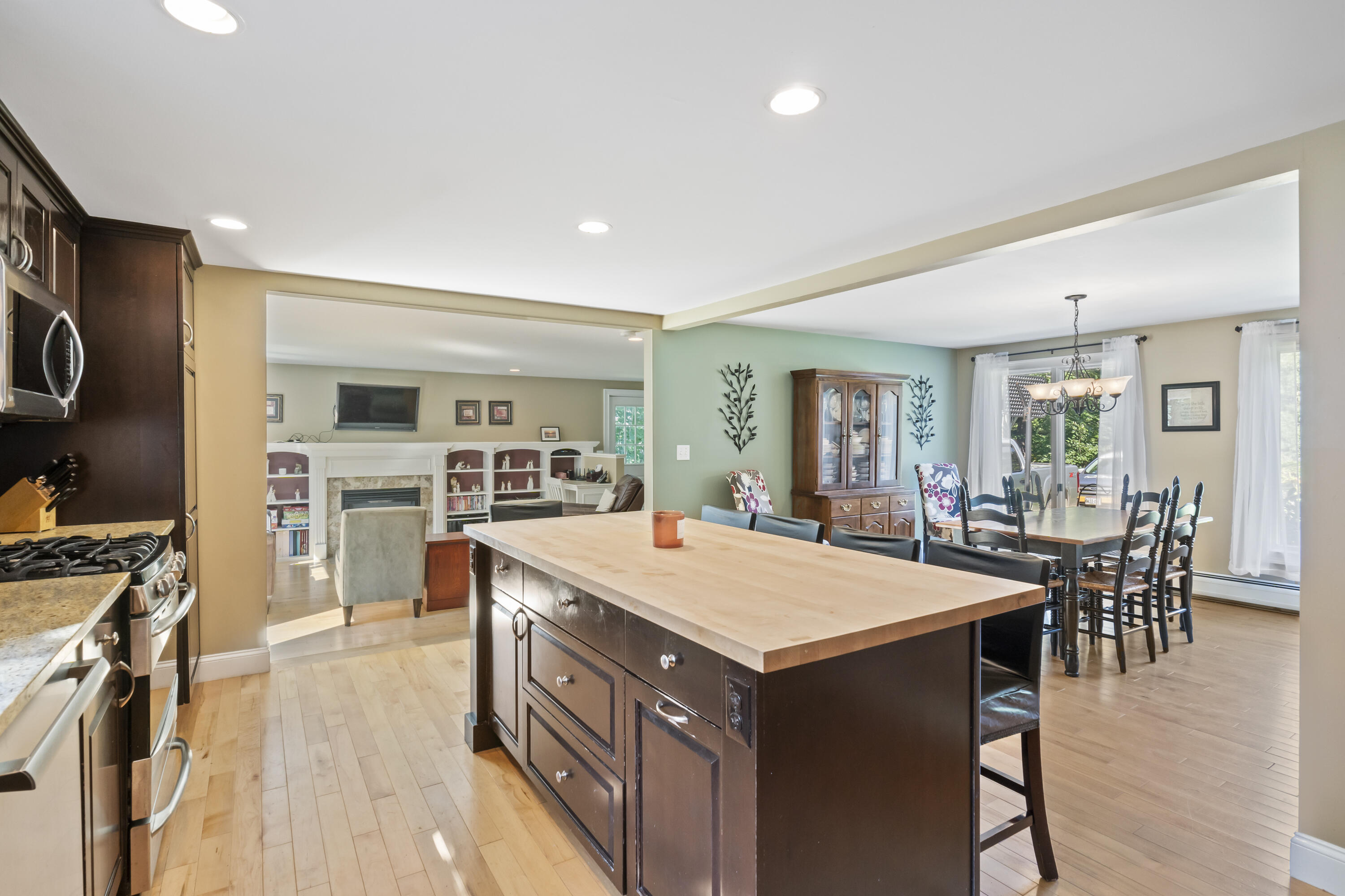 45 Pine Hill Road Cape Neddick, ME 03902 - Photo 11 of 38 Open Concept Kitchen concept