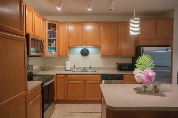$299,000 | 7100 Metro Boulevard, Unit 113, Edina, MN 55439