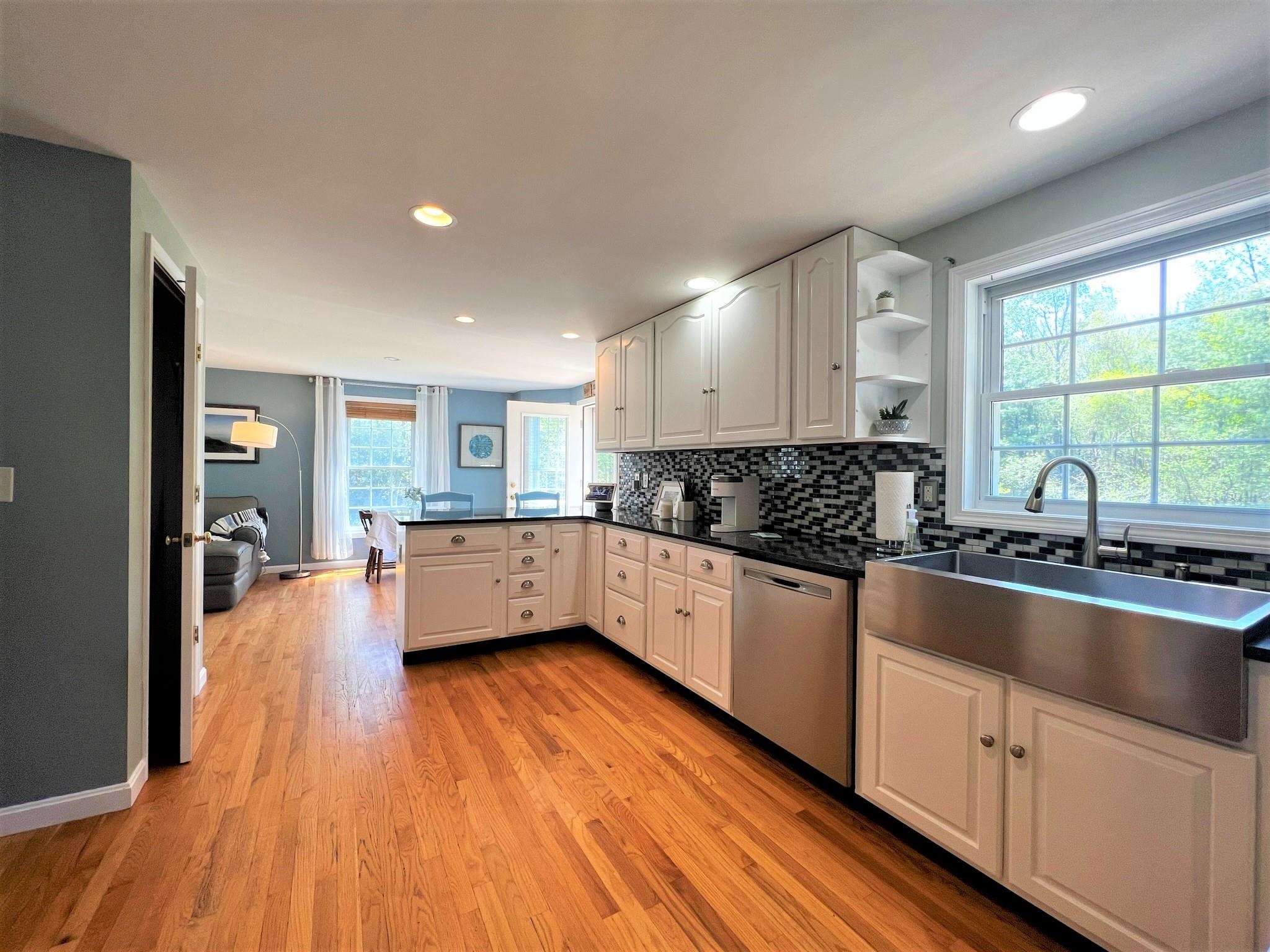 185 Old Dover Road Rochester, NH 03867 - Photo 6 of 40