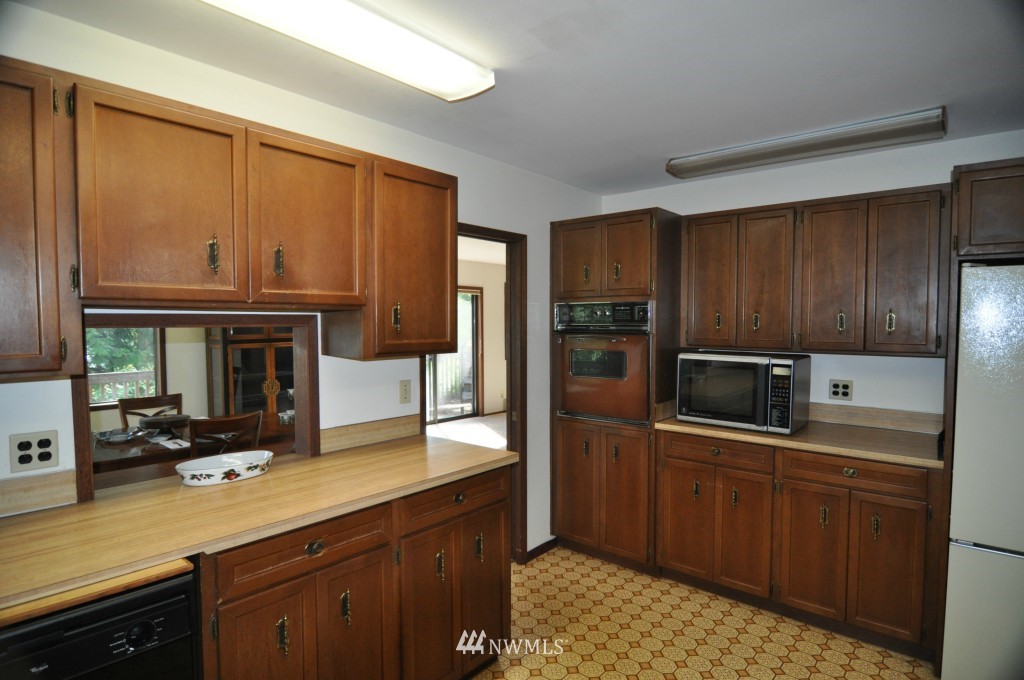 121 Sea Ranch Road Lopez Island, WA 98261 - Photo 4 of 11