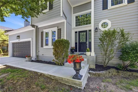 $450,000 | 15375 West 150th Street, Olathe, KS 66062