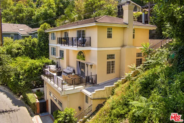 $2,677,777 | 3827 Berry Drive, Studio City, CA 91604