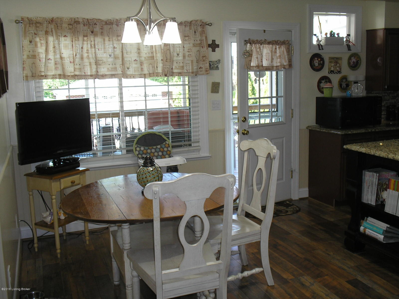 3306 Robin Road Audubon Park, KY 40213 - Photo 12 of 40 Kitchen eat in area