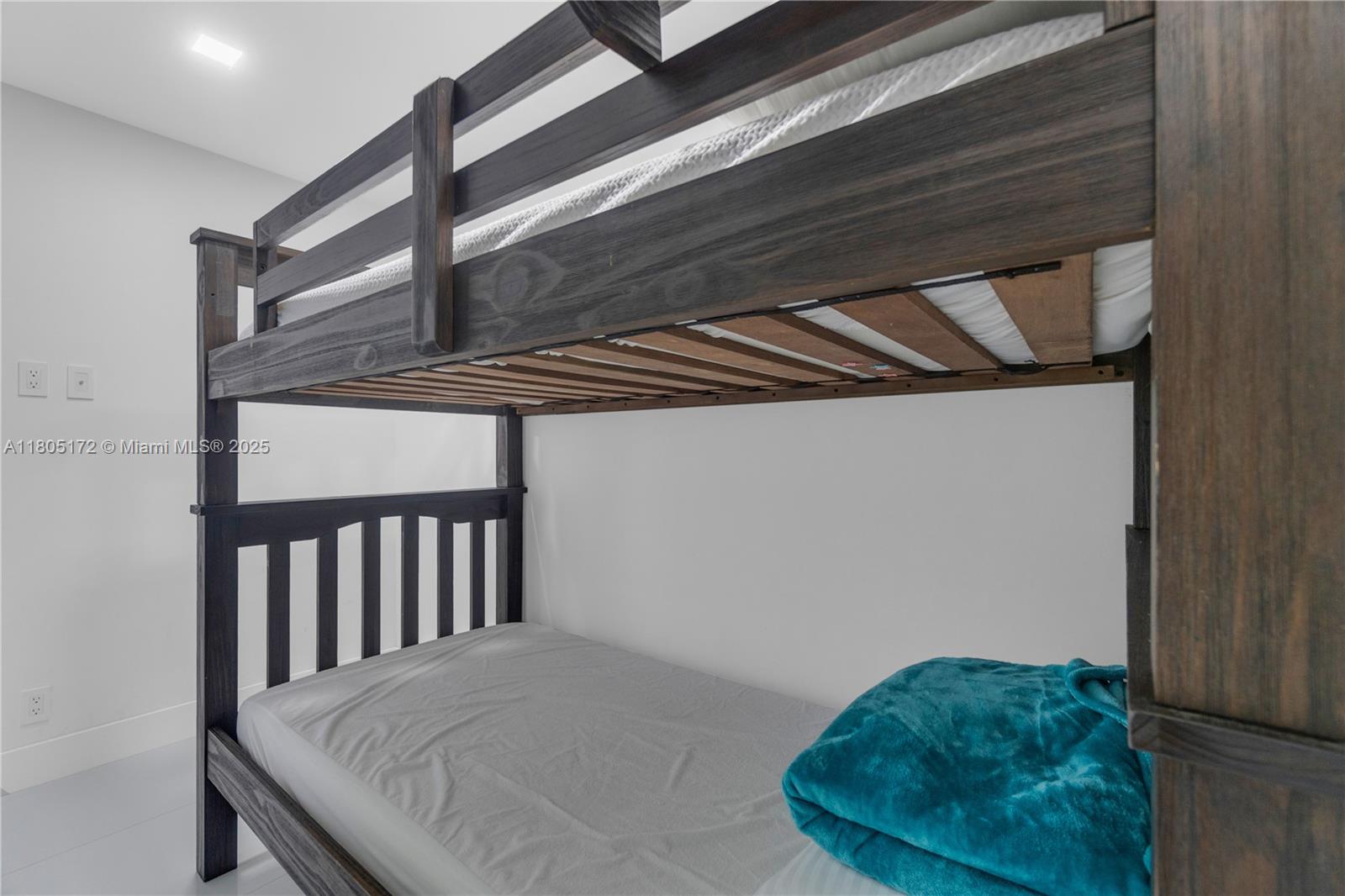 400 North Surf Road, Unit 504 Hollywood, FL 33019 - Photo 20 of 44