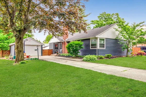 $439,000 | 213 North Emerson Street, Mount Prospect, IL 60056