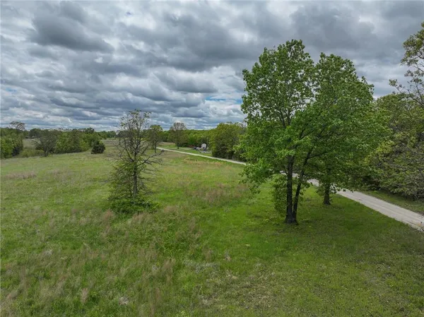 $295,000 | 11375 Northeast 50 Road, Osceola, MO 64776