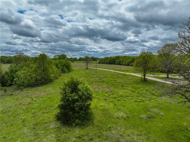 $295,000 | 11375 Northeast 50 Road, Osceola, MO 64776