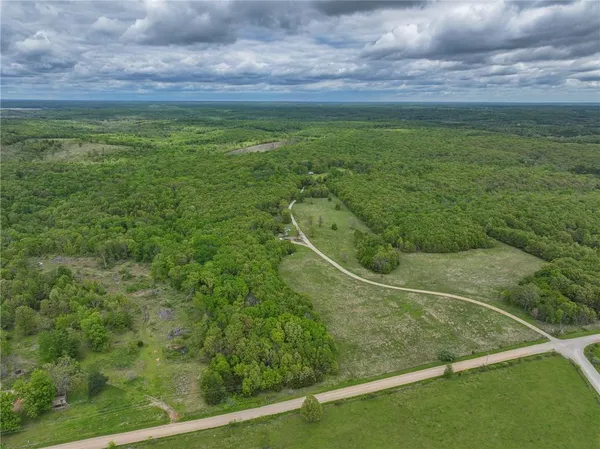 $295,000 | 11375 Northeast 50 Road, Osceola, MO 64776