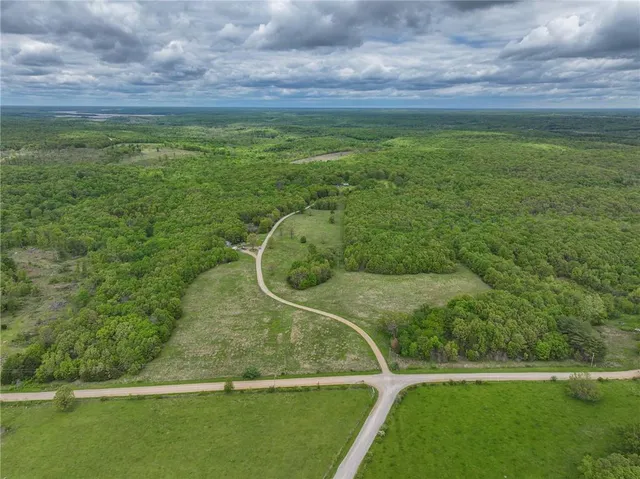 $295,000 | 11375 Northeast 50 Road, Osceola, MO 64776