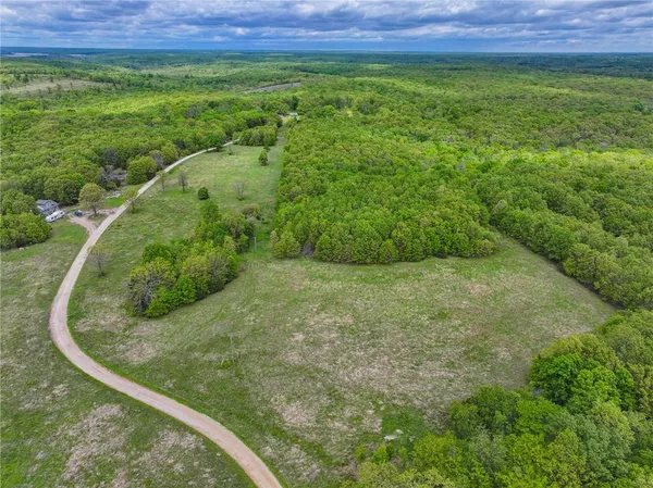 $295,000 | 11375 Northeast 50 Road, Osceola, MO 64776