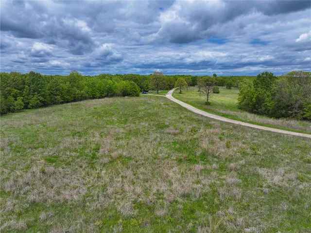 $295,000 | 11375 Northeast 50 Road, Osceola, MO 64776