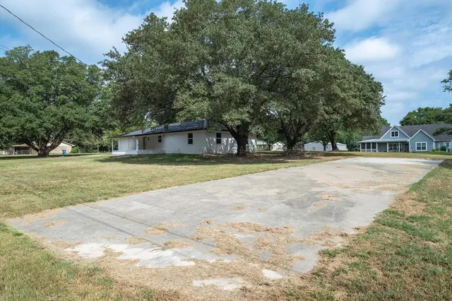 $290,000 | 1007 Monte Carlo Drive, Grand Saline, TX 75140