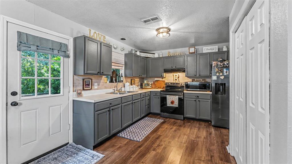 1557 Starling Road Eagle Lake, FL 33839 - Photo 11 of 48 Gallery Image 11