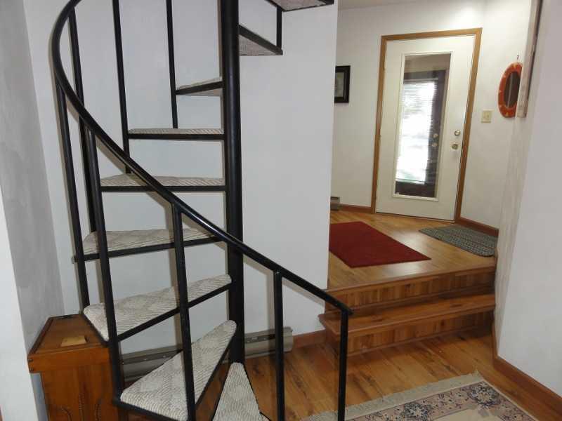 2710 Powder Ridge Road Hidden Valley, PA 15502 - Photo 11 of 25 Entry/Foyer.