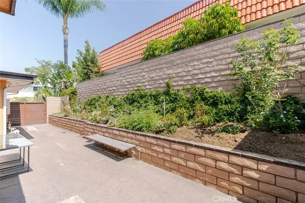 $2,200,000 | 17180 Ballinger Street, Northridge, CA 91325