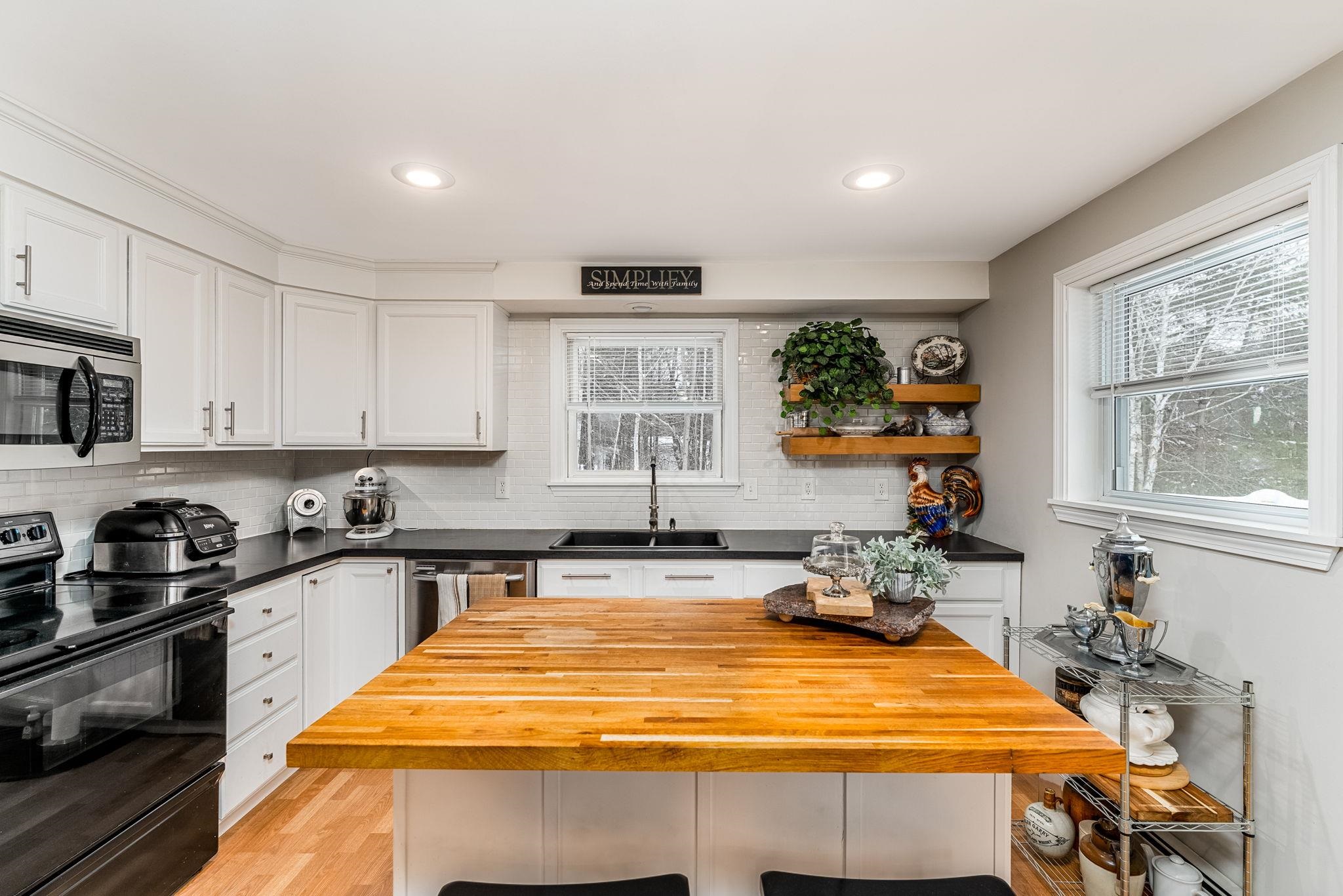 223 Pine Ridge Road East Montpelier, VT 05651 - Photo 8 of 37