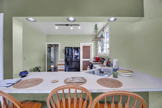 $319,900 | 10021 South Oakley Avenue, Chicago, IL 60643