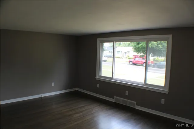 $1,900 | 110 Susan Lane, Cheektowaga, NY 14225