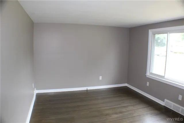 $1,900 | 110 Susan Lane, Cheektowaga, NY 14225