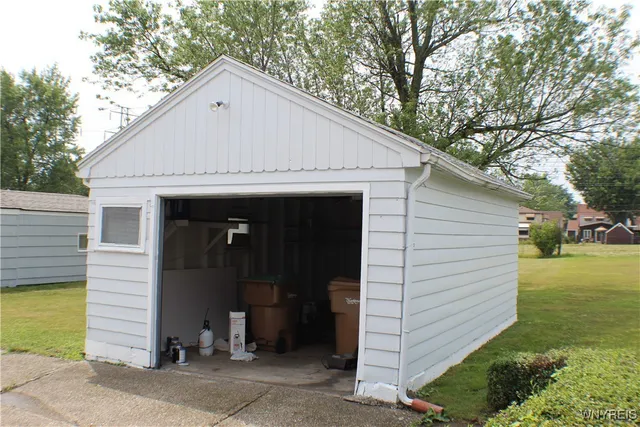 $1,900 | 110 Susan Lane, Cheektowaga, NY 14225