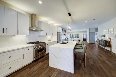 $920,000 | 2109 Sul Ross Street, Houston, TX 77098