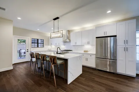 $920,000 | 2109 Sul Ross Street, Houston, TX 77098