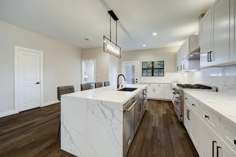 $920,000 | 2109 Sul Ross Street, Houston, TX 77098