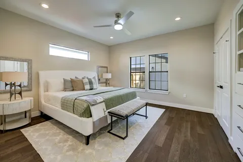 $920,000 | 2109 Sul Ross Street, Houston, TX 77098