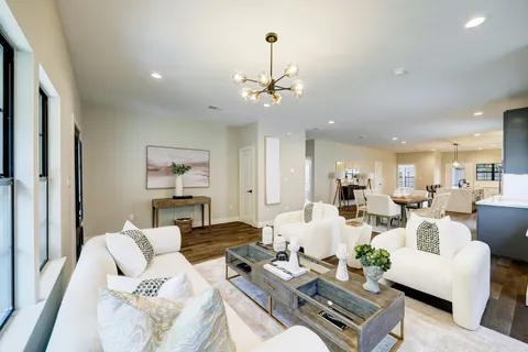 $920,000 | 2109 Sul Ross Street, Houston, TX 77098