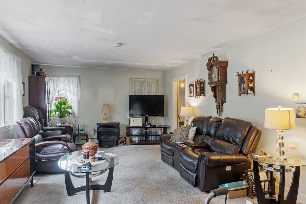 91 Turkey Hill Road Lunenburg, MA 01462 - Photo 2 of 28 Gallery Image 2