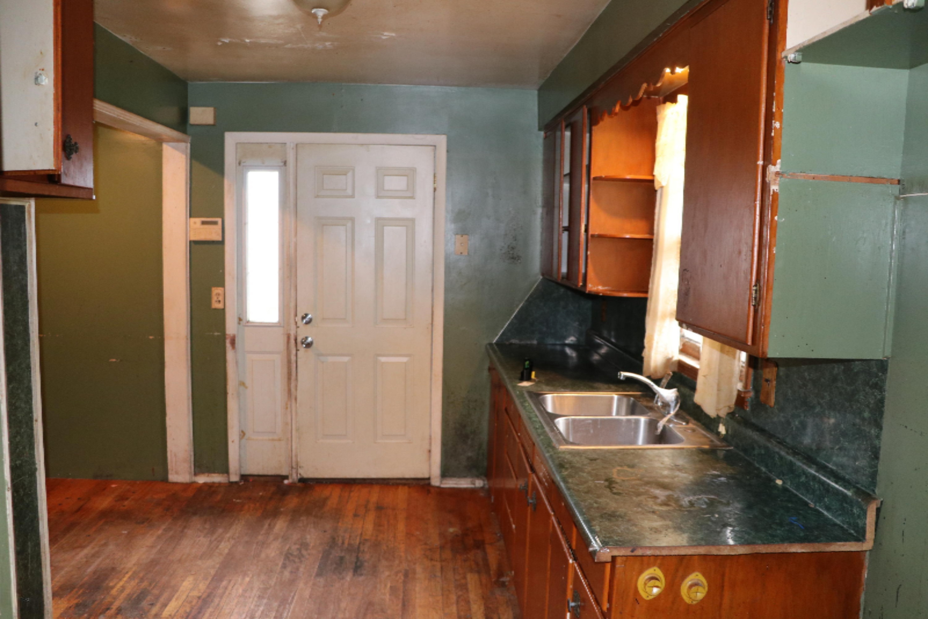 513 Chippewa Road Benton Harbor, MI 49022 - Photo 5 of 35 IMG_2827 - Copy