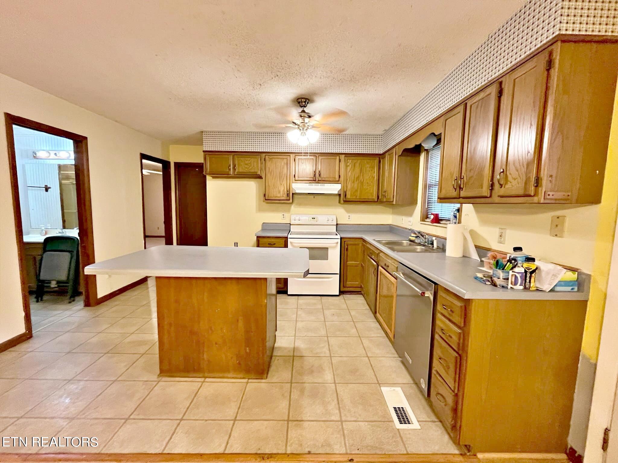 2167 County Road 700 Riceville, TN 37370 - Photo 21 of 32 a0536d73-3e0f-4db3-8221-142ff08422dd