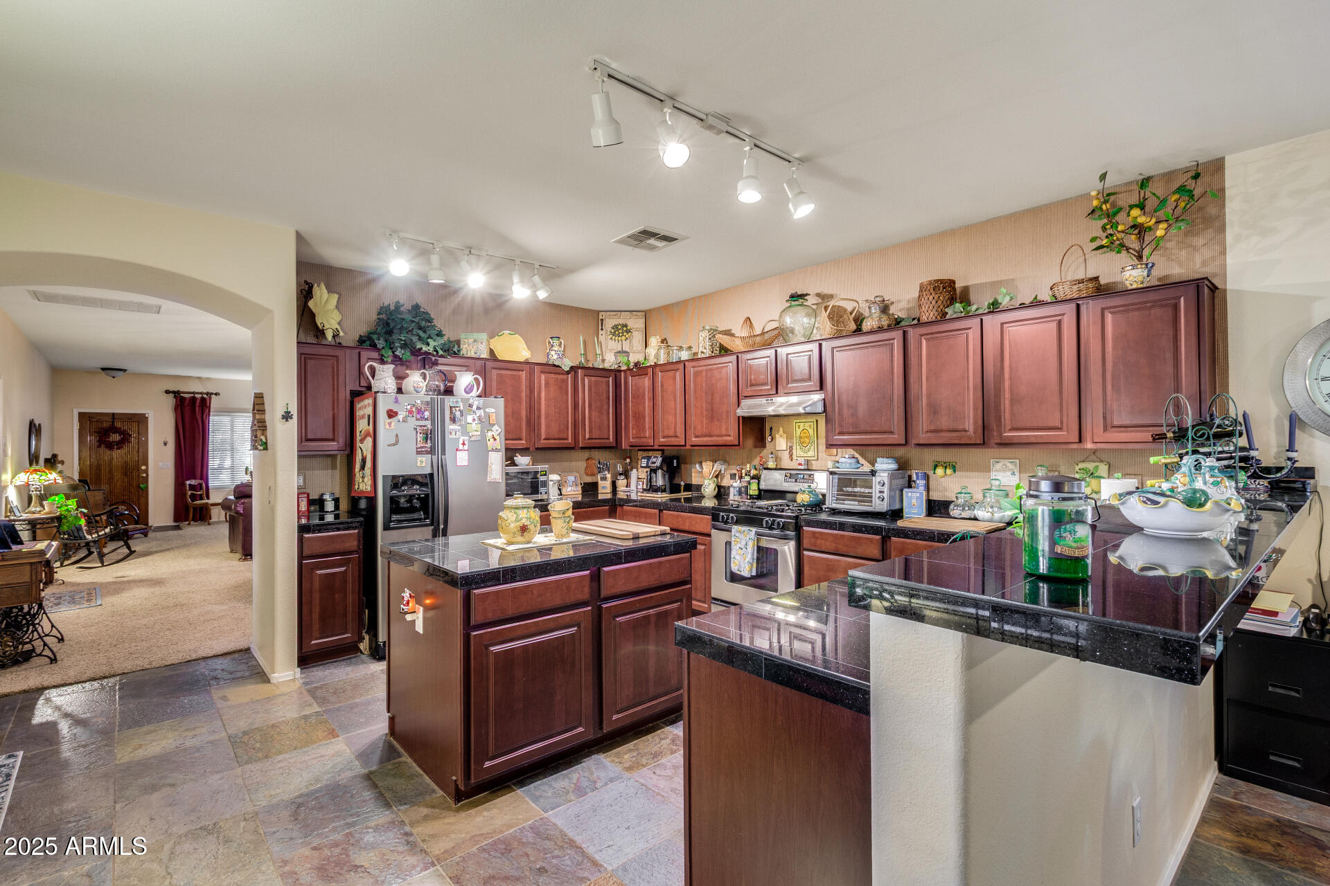 6358 South Legend Court Gilbert, AZ 85298 - Photo 3 of 38 16 - Legend