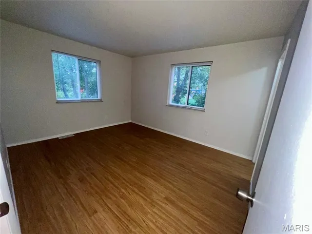 $1,120 | 8746 Brentshire Walk, Brentwood, MO 63144