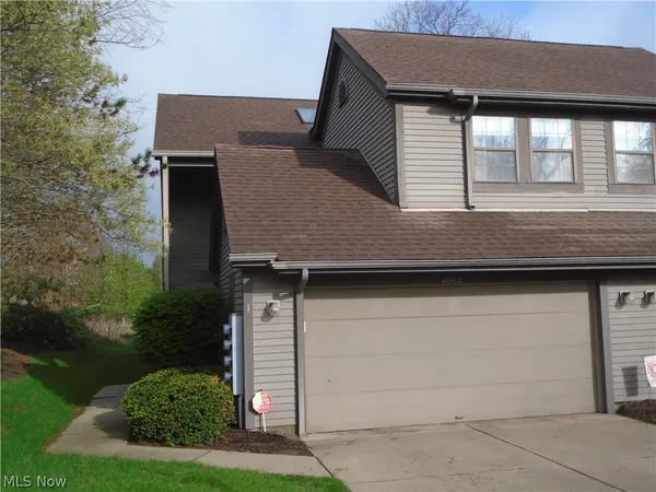 $239,900 | 4062 St Andrews Court, Unit 1, Canfield, OH 44406