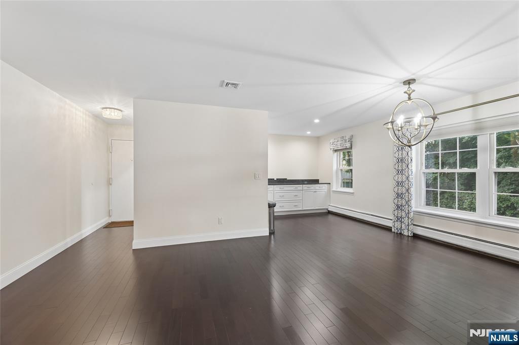 364 West Ridgewood Avenue, Unit 3 Ridgewood, NJ 07450 - Photo 11 of 29