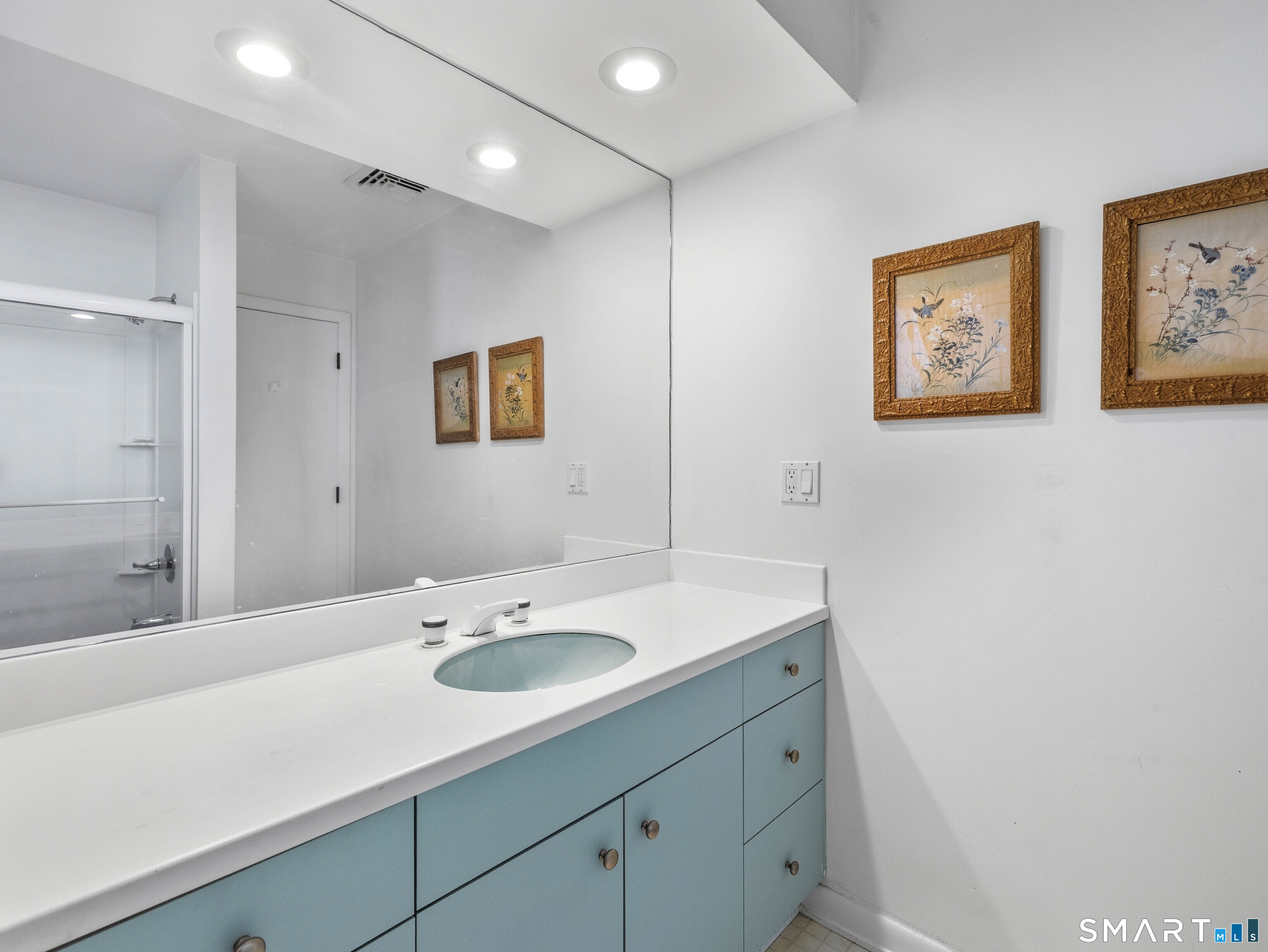 24 Cherry Lane Madison, CT 06443 - Photo 31 of 40 Full bathroom