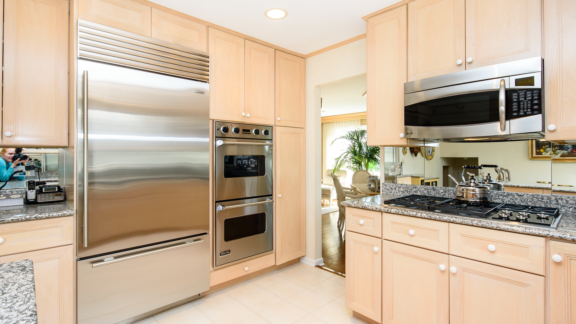 131 Hibbard Road Wilmette, IL 60091 - Photo 5 of 30