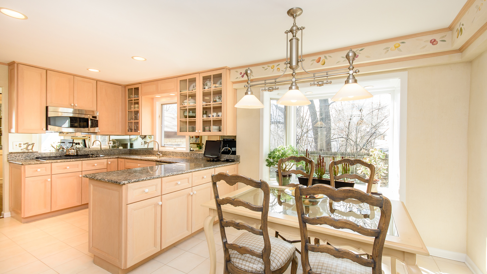 131 Hibbard Road Wilmette, IL 60091 - Photo 6 of 30