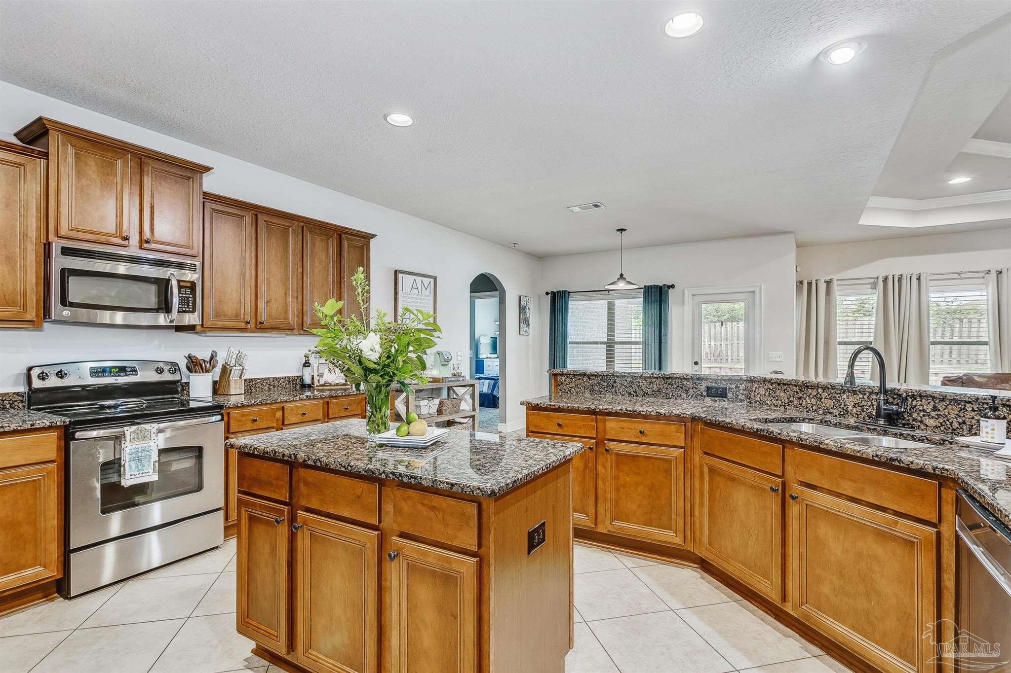 2072 Staff Drive Cantonment, FL 32533 - Photo 7 of 47