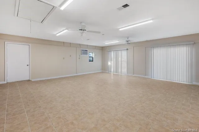 $2,500 | 4900 East St Charles Avenue, Lake Charles, LA 70605