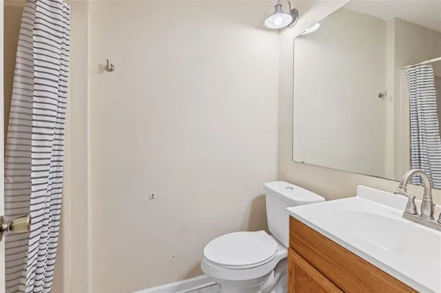 $2,500 | 4900 East St Charles Avenue, Lake Charles, LA 70605