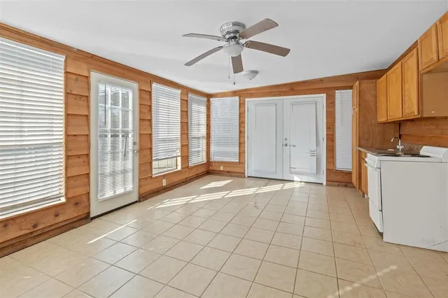 $2,500 | 4900 East St Charles Avenue, Lake Charles, LA 70605