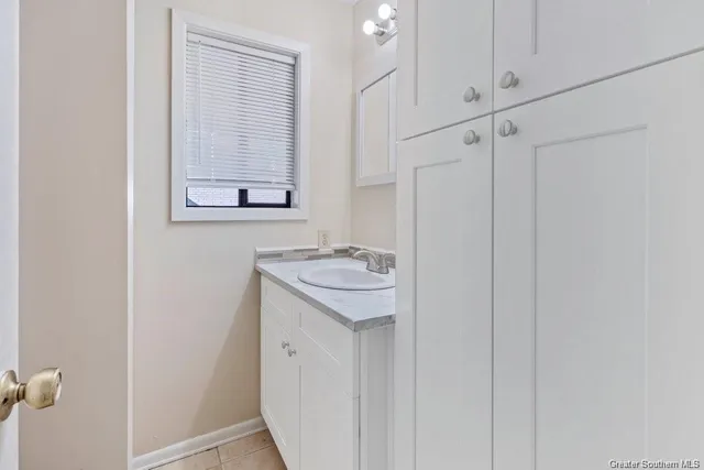 $2,500 | 4900 East St Charles Avenue, Lake Charles, LA 70605