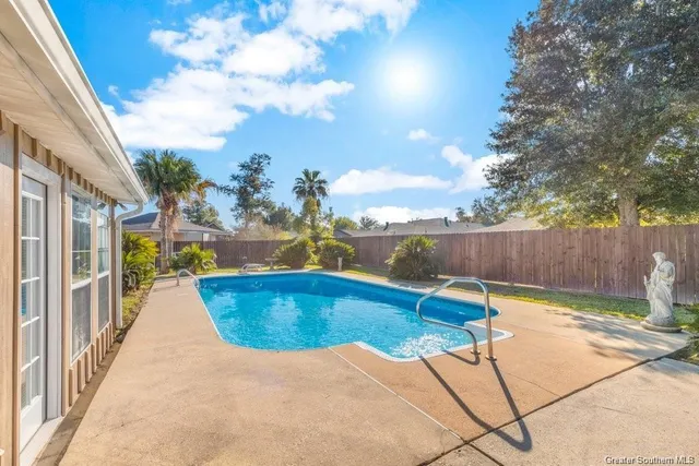 $2,500 | 4900 East St Charles Avenue, Lake Charles, LA 70605