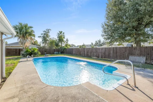 $2,500 | 4900 East St Charles Avenue, Lake Charles, LA 70605