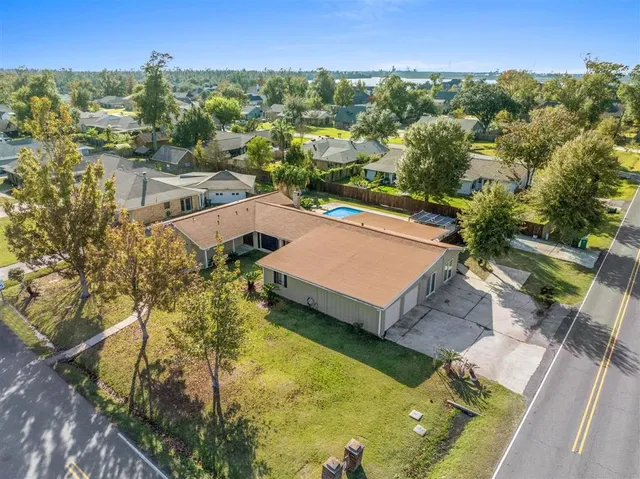 $2,500 | 4900 East St Charles Avenue, Lake Charles, LA 70605