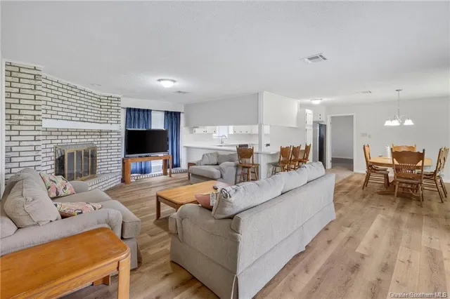 $2,500 | 4900 East St Charles Avenue, Lake Charles, LA 70605