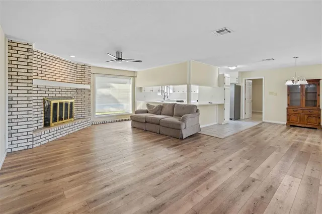 $2,500 | 4900 East St Charles Avenue, Lake Charles, LA 70605